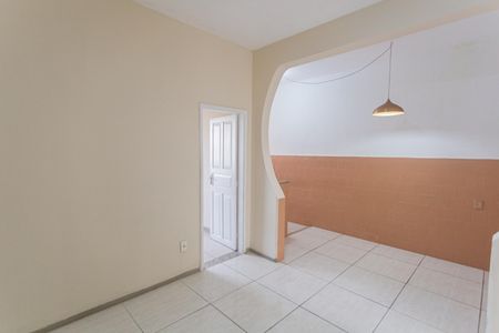 Casa à venda com 60m², 2 quartos e 6 vagasSala