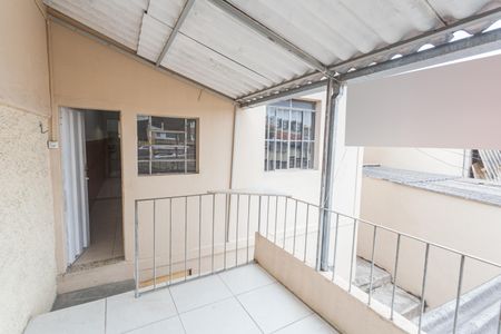 Casa à venda com 60m², 2 quartos e 6 vagasEntrada