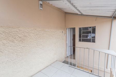 Casa à venda com 60m², 2 quartos e 6 vagasEntrada