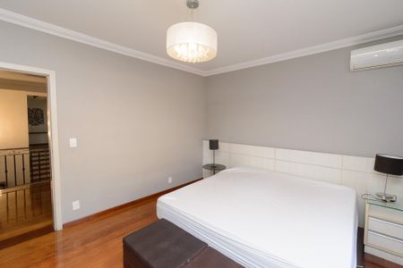 Casa à venda com 587m², 4 quartos e 4 vagasSuíte