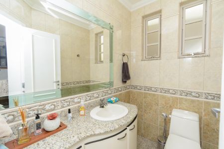 Casa à venda com 587m², 4 quartos e 4 vagasBanheiro Social 2