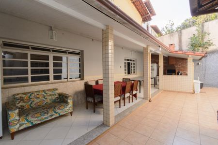 Casa à venda com 587m², 4 quartos e 4 vagasÁrea de Serviço e Espaço Gourmet