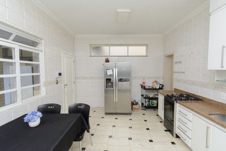 Casa à venda com 587m², 4 quartos e 4 vagasCozinha