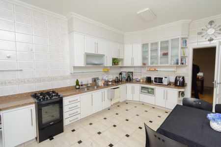 Casa à venda com 587m², 4 quartos e 4 vagasCozinha