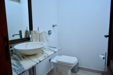 Casa à venda com 220m², 3 quartos e 3 vagasLavabo