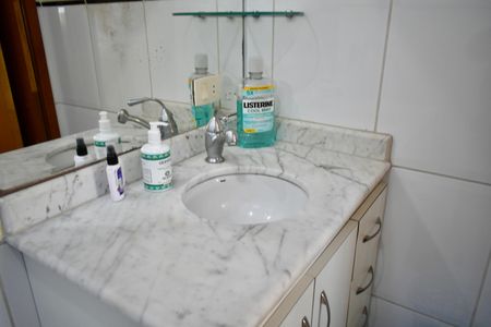 Casa à venda com 220m², 3 quartos e 3 vagasBanheiro da Suíte 2