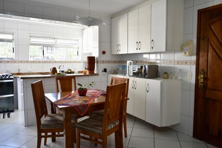 Casa à venda com 220m², 3 quartos e 3 vagasCozinha