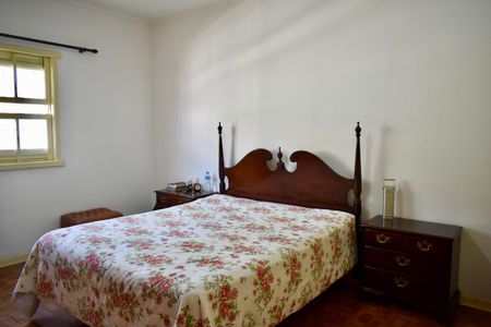 Casa à venda com 220m², 3 quartos e 3 vagasSuíte 1