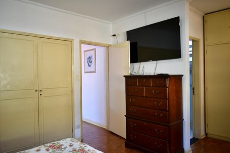 Casa à venda com 220m², 3 quartos e 3 vagasSuíte 1