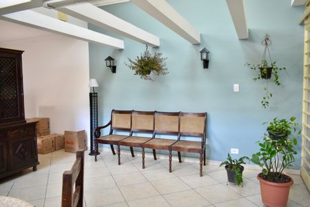 Casa à venda com 220m², 3 quartos e 3 vagasSala