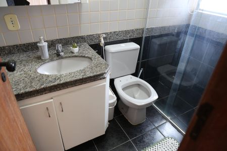 Apartamento à venda com 180m², 4 quartos e 4 vagasBanheiro/Suite 2