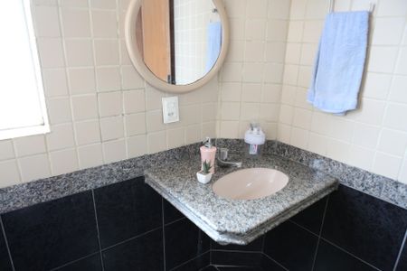 Apartamento à venda com 180m², 4 quartos e 4 vagasBanheiro