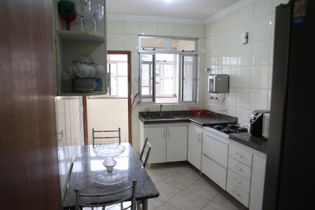 Apartamento à venda com 180m², 4 quartos e 4 vagasCozinha