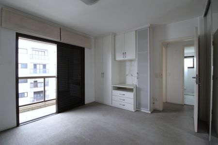 Apartamento para alugar com 118m², 3 quartos e 2 vagas Suíte