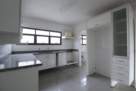 Apartamento para alugar com 118m², 3 quartos e 2 vagasCozinha