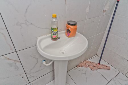 Casa para alugar com 35m², 1 quarto e sem vaga Casa para alugar com 35m², 1 quarto e sem vagaBanheiro