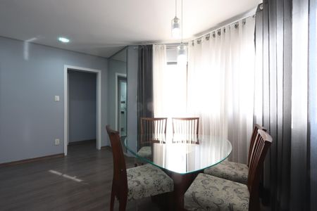 Apartamento à venda com 74m², 2 quartos e 1 vagaSala