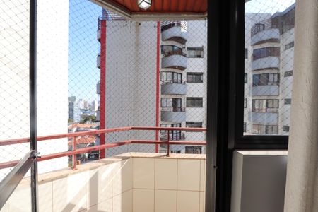 Apartamento à venda com 74m², 2 quartos e 1 vagaVaranda