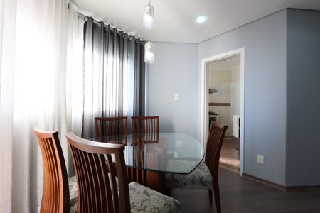 Apartamento à venda com 74m², 2 quartos e 1 vagaSala