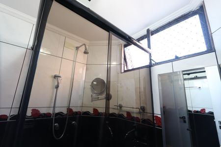 Apartamento à venda com 74m², 2 quartos e 1 vagaBanheiro da Suíte