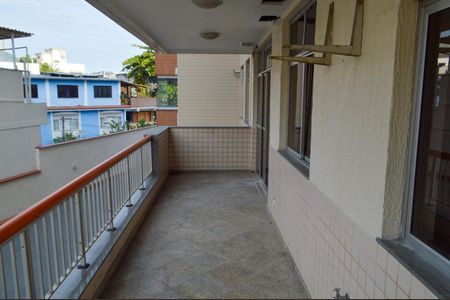 Apartamento à venda com 151m², 3 quartos e 2 vagas Apartamento à venda com 151m², 3 quartos e 2 vagasVaranda