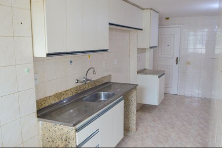 Apartamento à venda com 151m², 3 quartos e 2 vagas Apartamento à venda com 151m², 3 quartos e 2 vagasCozinha