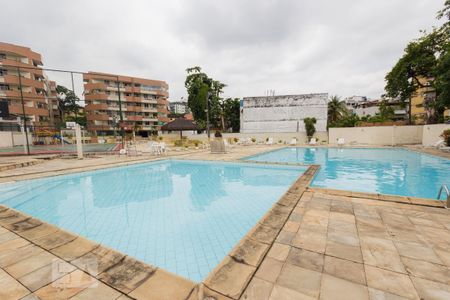 Apartamento à venda com 151m², 3 quartos e 2 vagas Apartamento à venda com 151m², 3 quartos e 2 vagasÁrea comum - Piscina