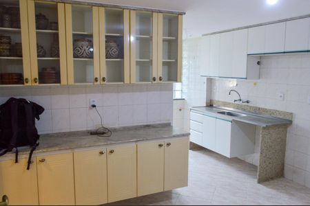 Apartamento à venda com 151m², 3 quartos e 2 vagas Apartamento à venda com 151m², 3 quartos e 2 vagasCozinha