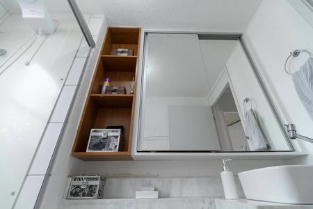Apartamento à venda com 47m², 2 quartos e 1 vaga Apartamento à venda com 47m², 2 quartos e 1 vagaBanheiro social