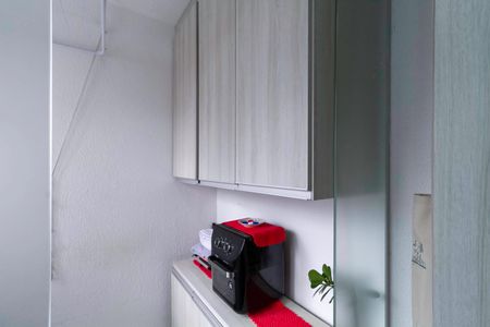 Apartamento à venda com 47m², 2 quartos e 1 vaga Apartamento à venda com 47m², 2 quartos e 1 vagaÁrea de serviço