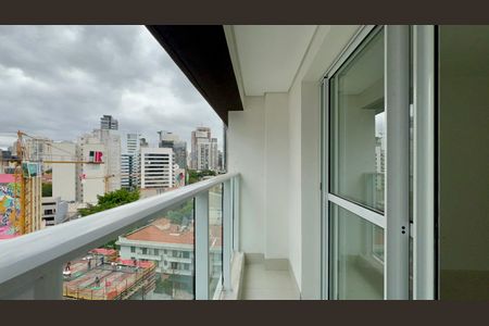 Varanda de kitnet/studio à venda com 1 quarto, 25m² em Pinheiros, São Paulo