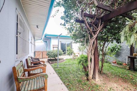 Casa à venda com 425m², 4 quartos e 2 vagas Casa à venda com 425m², 4 quartos e 2 vagasQuintal