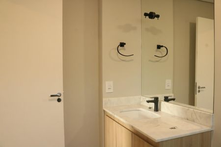 Apartamento à venda com 83m², 2 quartos e 2 vagasBanheiro da Suíte 1