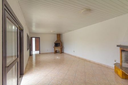 Casa à venda com 460m², 4 quartos e 2 vagas Casa à venda com 460m², 4 quartos e 2 vagasSala