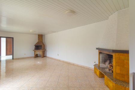 Casa à venda com 460m², 4 quartos e 2 vagas Casa à venda com 460m², 4 quartos e 2 vagasSala