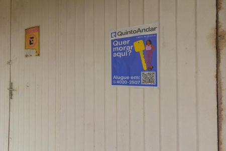 Casa à venda com 460m², 4 quartos e 2 vagas Casa à venda com 460m², 4 quartos e 2 vagasPlaca instalada