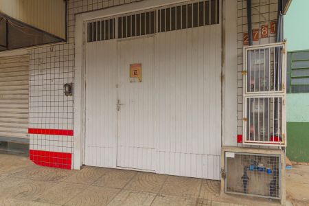 Casa à venda com 460m², 4 quartos e 2 vagas Casa à venda com 460m², 4 quartos e 2 vagasEntrada