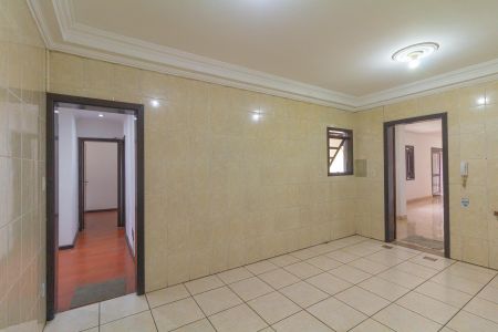 Casa à venda com 460m², 4 quartos e 2 vagas Casa à venda com 460m², 4 quartos e 2 vagasCozinha