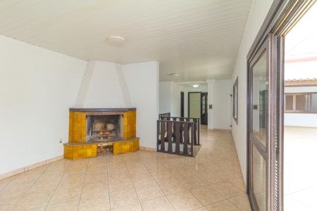 Casa à venda com 460m², 4 quartos e 2 vagas Casa à venda com 460m², 4 quartos e 2 vagasSala