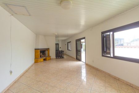 Casa à venda com 460m², 4 quartos e 2 vagas Casa à venda com 460m², 4 quartos e 2 vagasSala