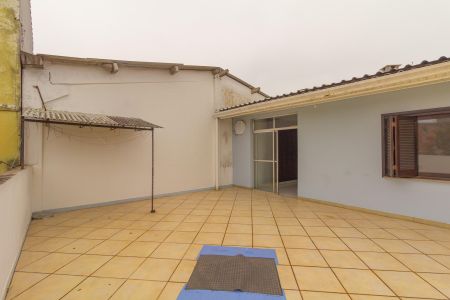 Casa à venda com 460m², 4 quartos e 2 vagas Casa à venda com 460m², 4 quartos e 2 vagasTerraço