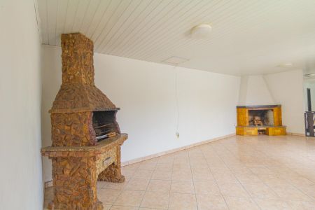 Casa à venda com 460m², 4 quartos e 2 vagas Casa à venda com 460m², 4 quartos e 2 vagasSala