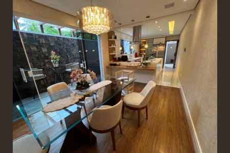 Casa à venda com 300m², 3 quartos e 2 vagas Casa à venda com 300m², 3 quartos e 2 vagasFoto 31