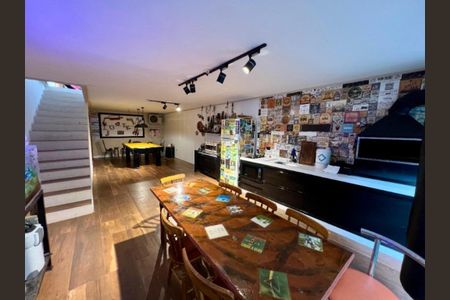 Casa à venda com 300m², 3 quartos e 2 vagas Casa à venda com 300m², 3 quartos e 2 vagasFoto 15