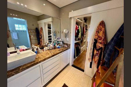 Casa à venda com 300m², 3 quartos e 2 vagas Casa à venda com 300m², 3 quartos e 2 vagasFoto 05