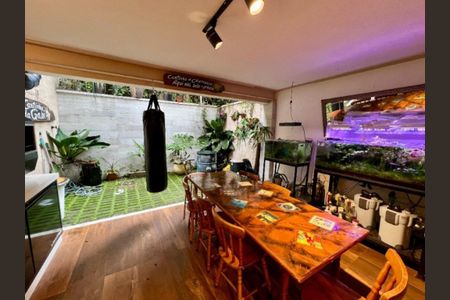 Casa à venda com 300m², 3 quartos e 2 vagas Casa à venda com 300m², 3 quartos e 2 vagasFoto 06