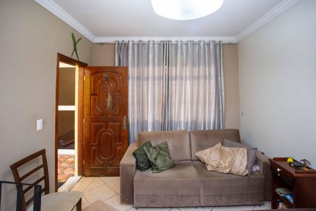 Casa à venda com 100m², 3 quartos e 4 vagasSala