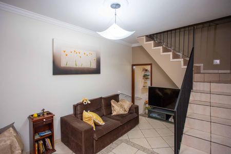 Casa à venda com 100m², 3 quartos e 4 vagasSala