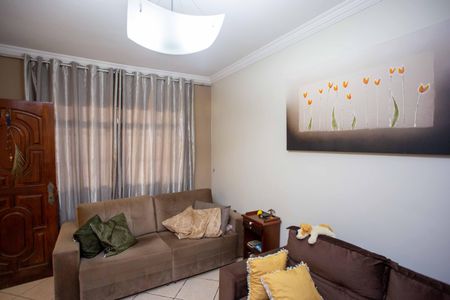 Casa à venda com 100m², 3 quartos e 4 vagasSala