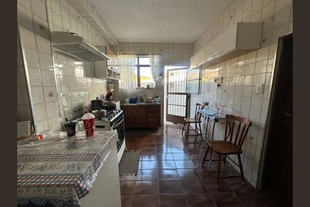 Casa para alugar com 176m², 2 quartos e 2 vagasCozinha